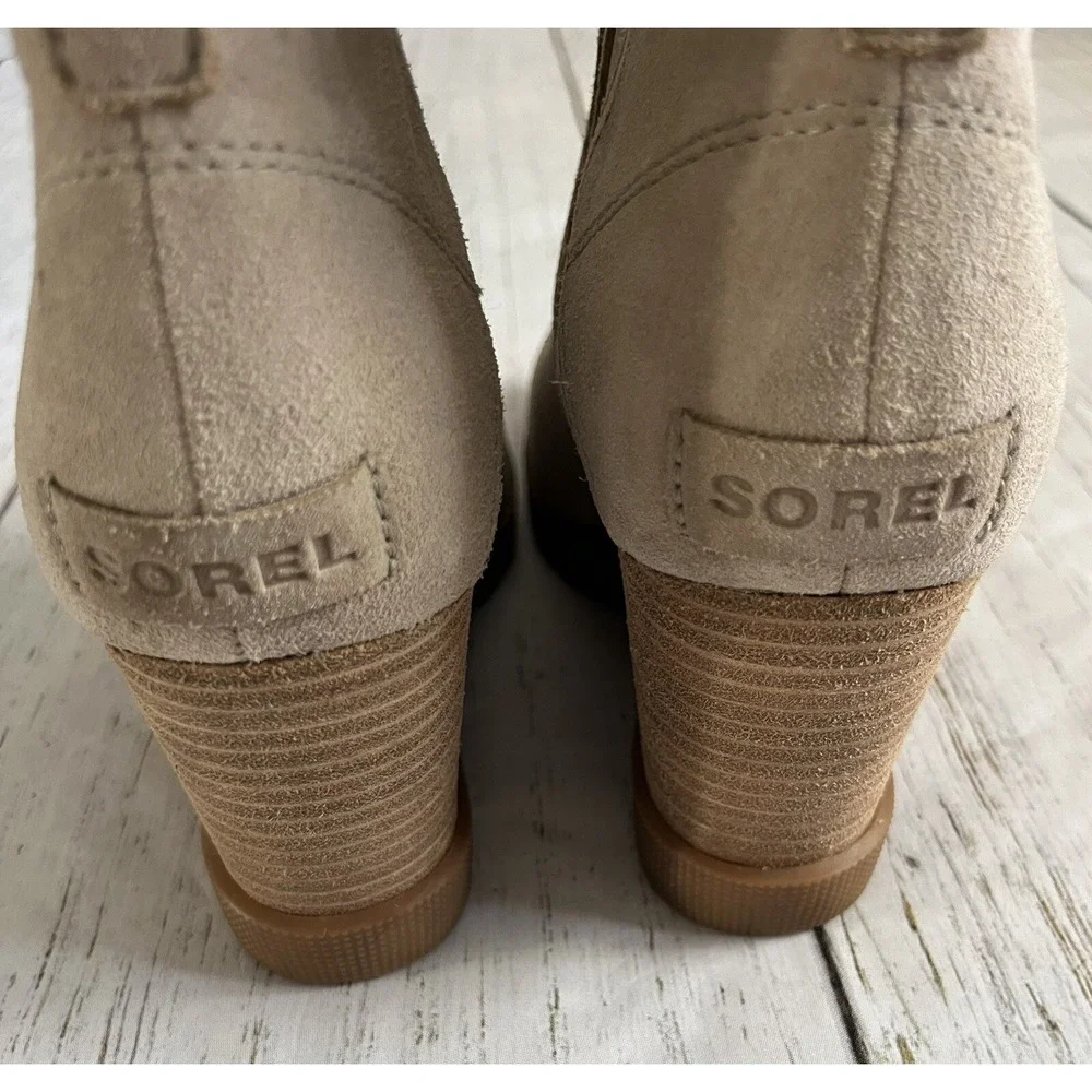 Sorel Beige Suede Wedge Rain Boots In 9 1/2